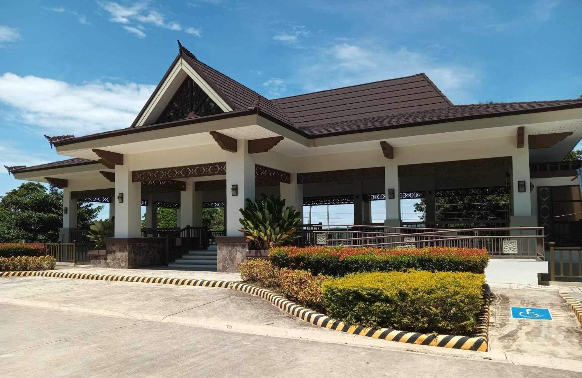 Kembali Condo Resort With Sea View Davao Bagian luar foto